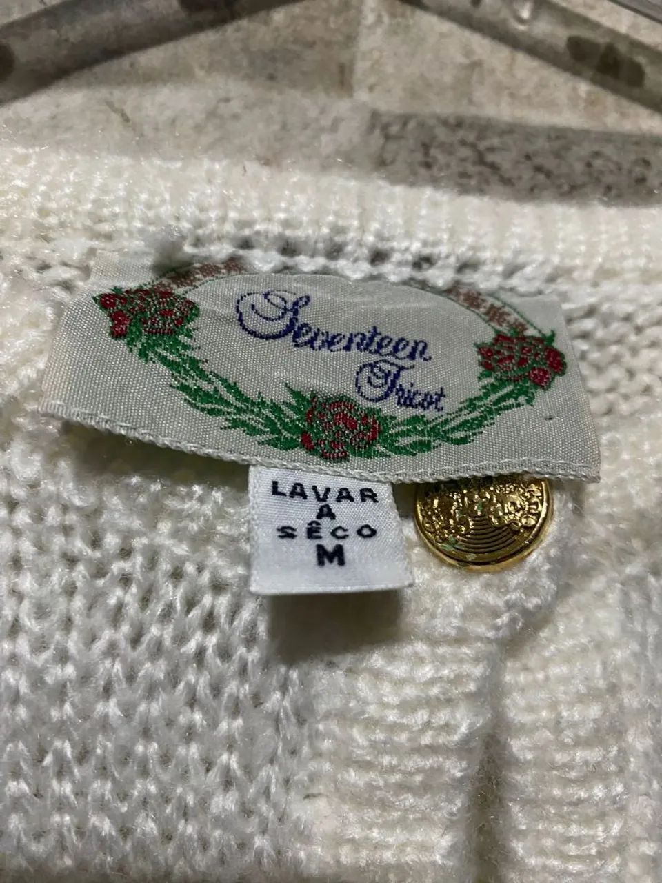 Cardigã branco com patches vintage - Foto 4