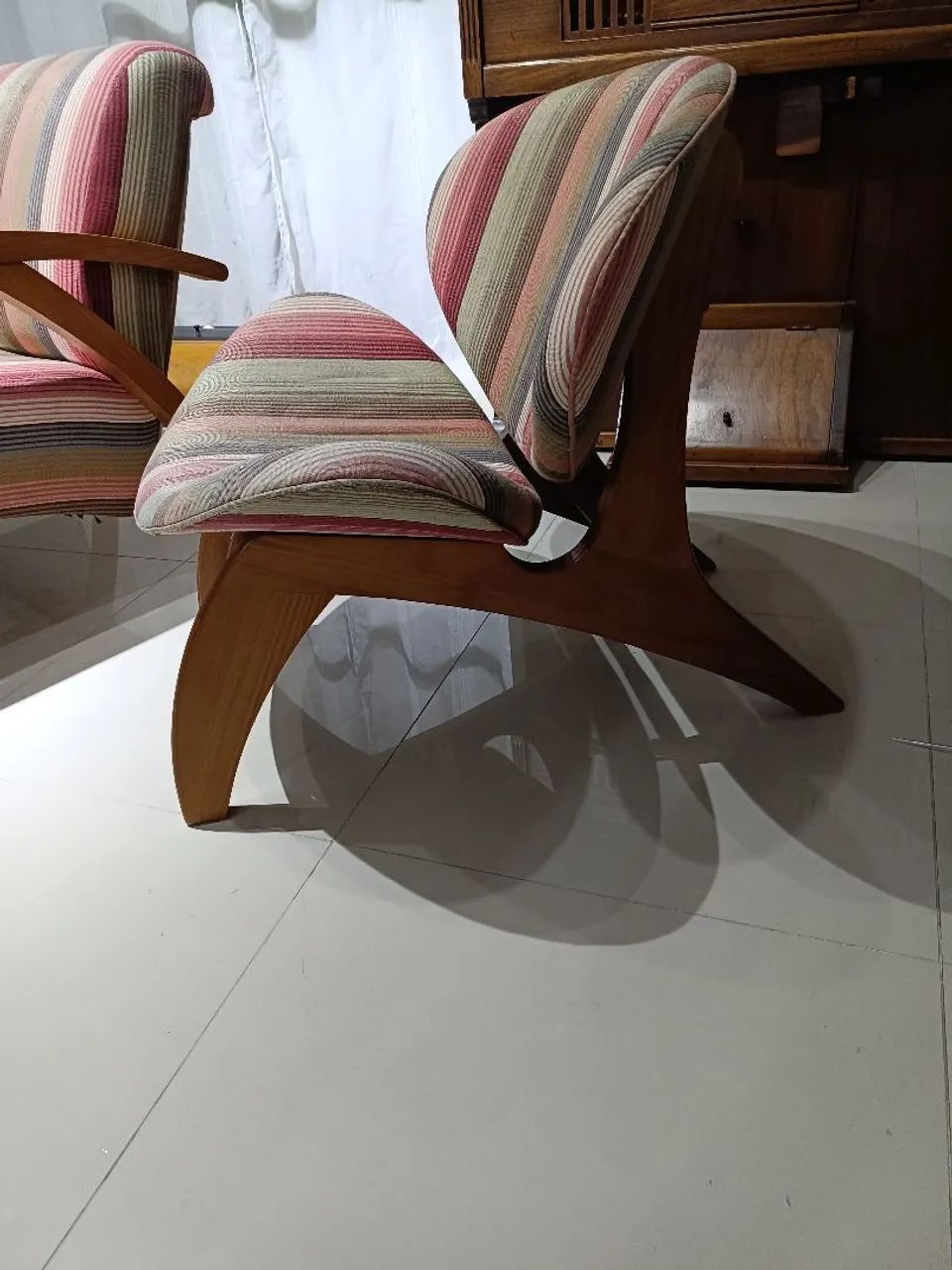 Par de poltronas Excelent super moderna e exclusiva. - Foto 3