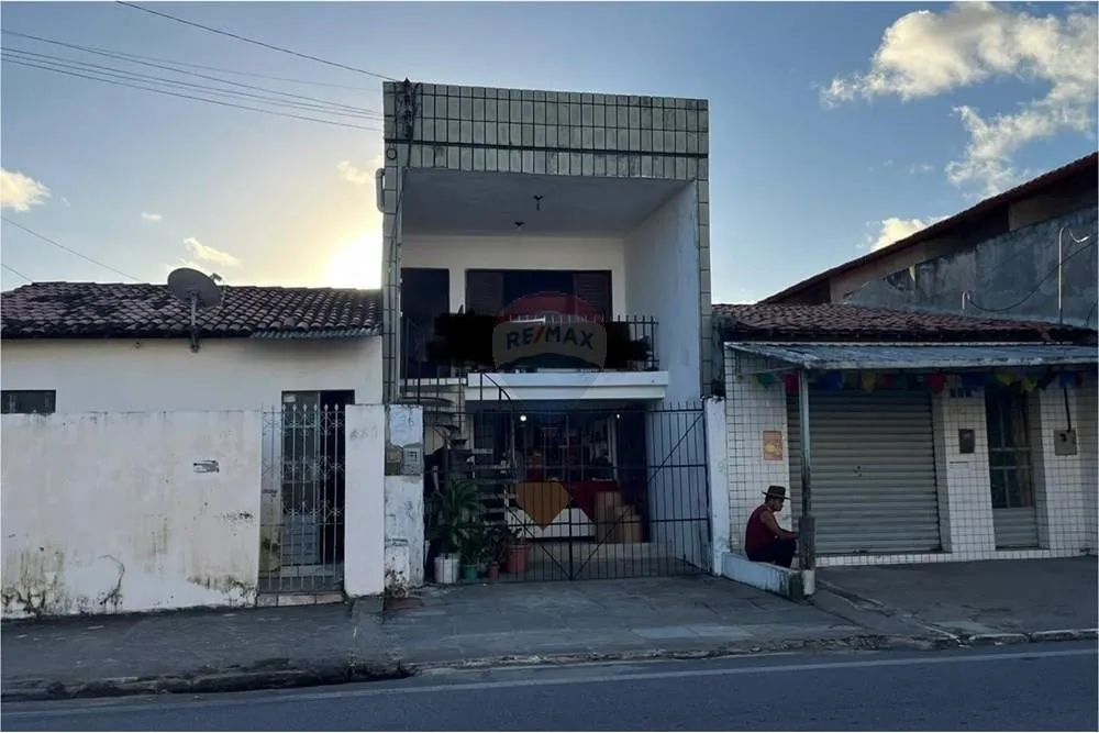 Casa em Feitosa: Espaço, Conforto e Oportunidade