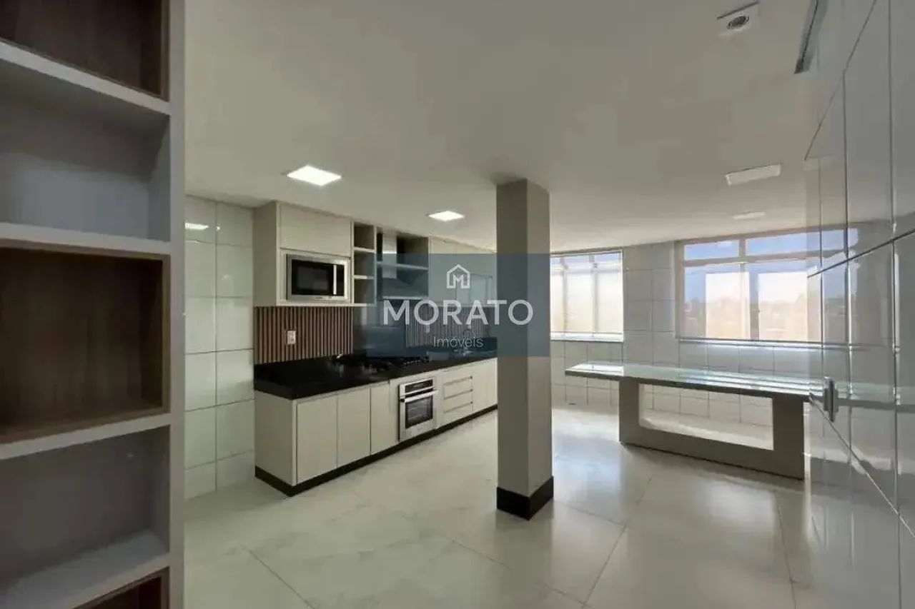 Cobertura Tríplex com 3 quartos sendo 2 suítes com 3 vagas de garagem no bairro Eldorado.