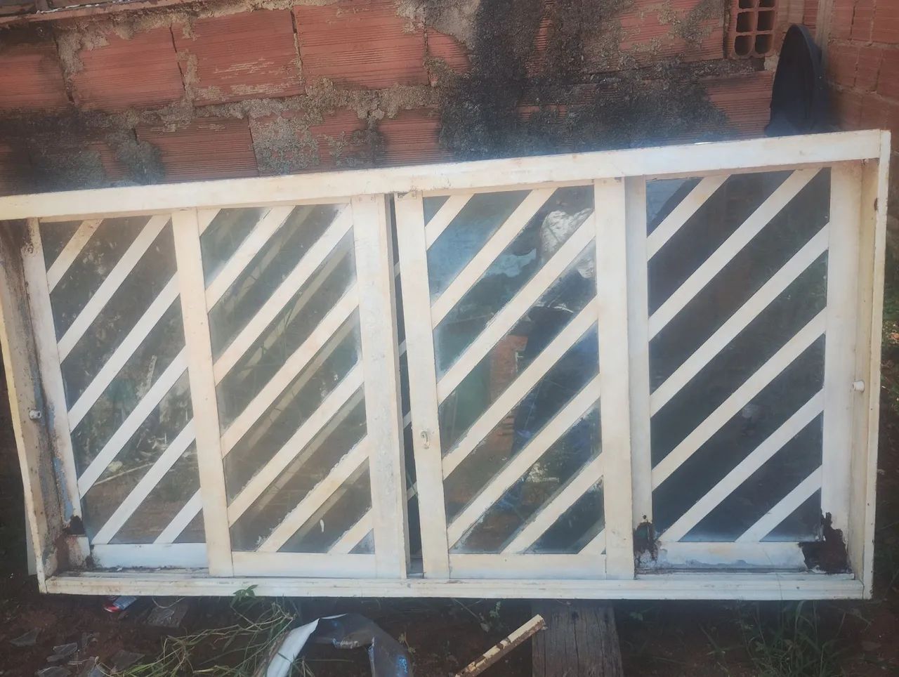 Janelas de metal  com vidro  resistente forte sassazaki