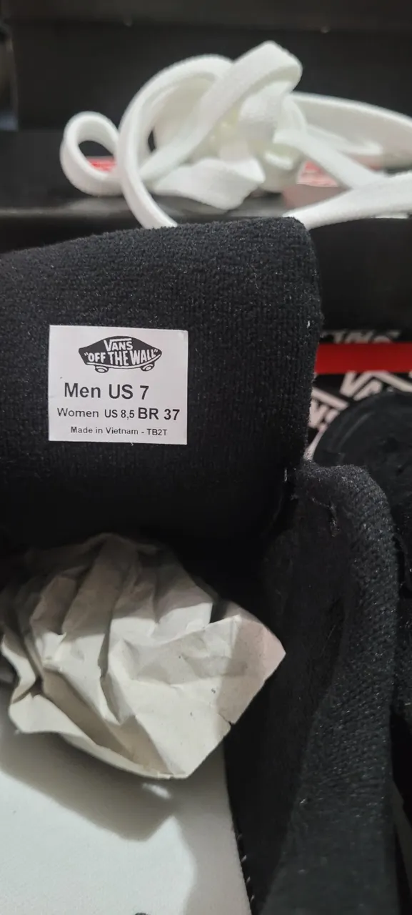 Tênis Vans Camurça Preto - Solado Ambar, e Etiqueta USA (US 7 / BR 37)