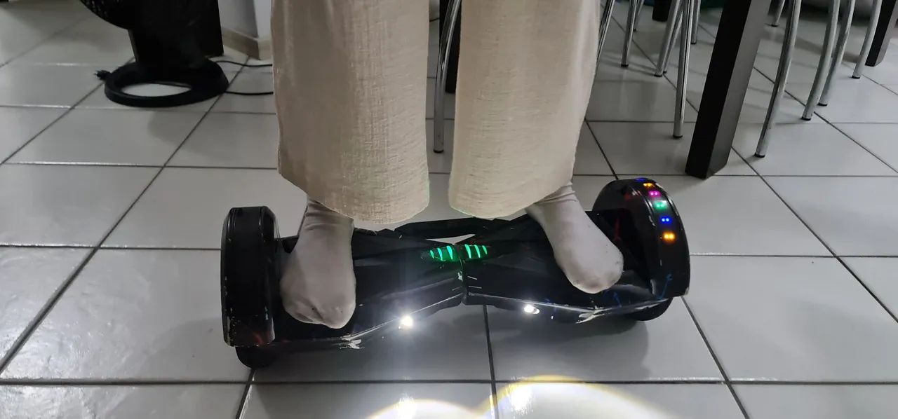 Hoverboard com Luzes LED - Diversão Garantida!