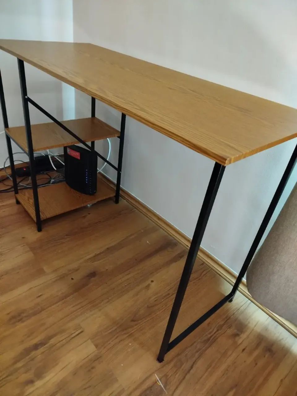 NUNCA USADA - MESA PARA ESCRITÓRIO - Foto 2