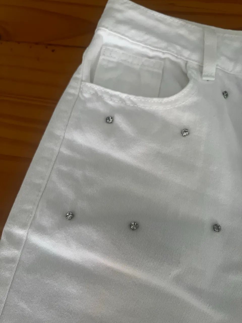 Calça jeans branca com brilhos C&A 36 - Foto 2