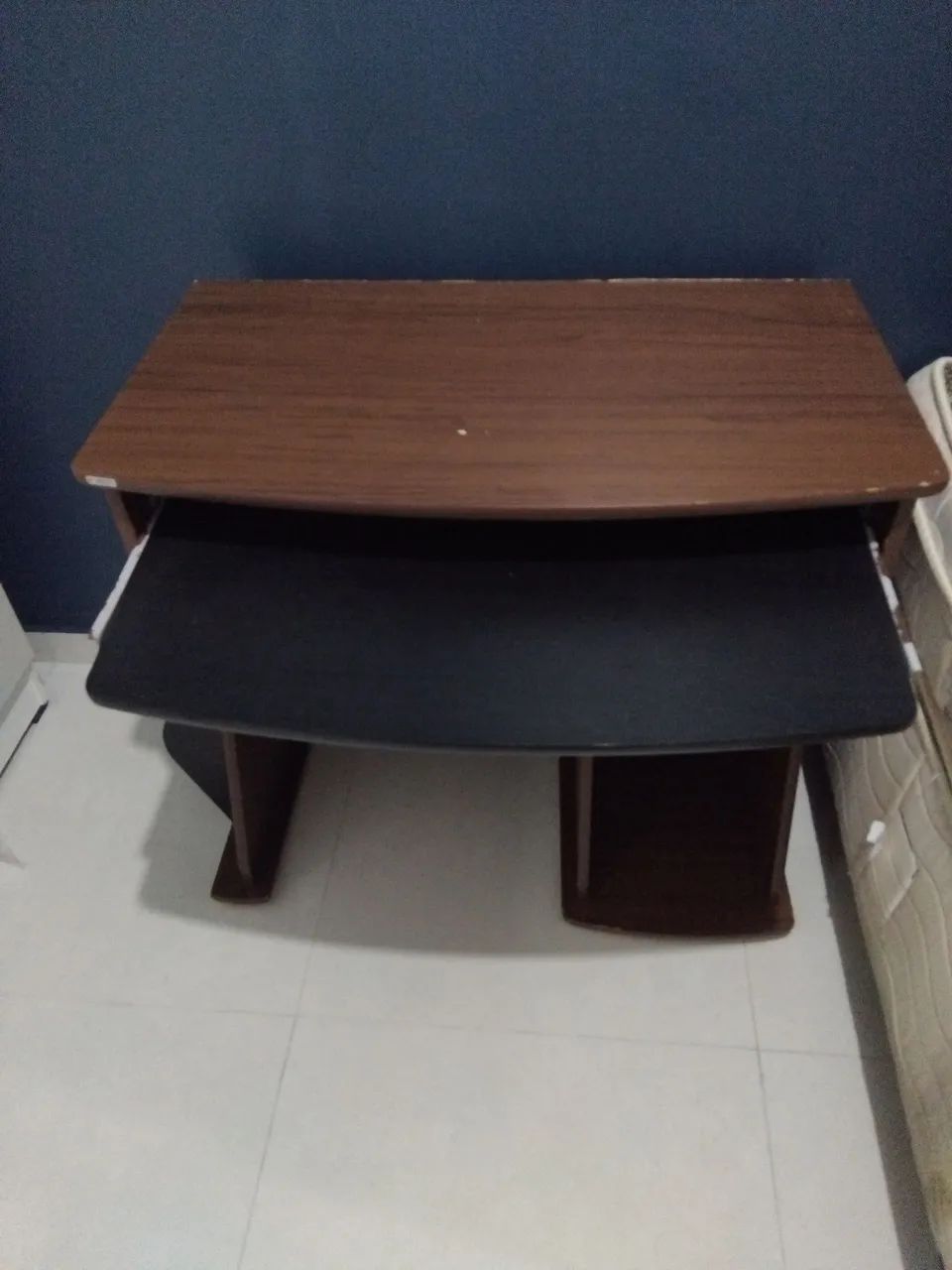 Mesa de Canto/Estudo com Suporte para Teclado e CPU - Conservada - Foto 3