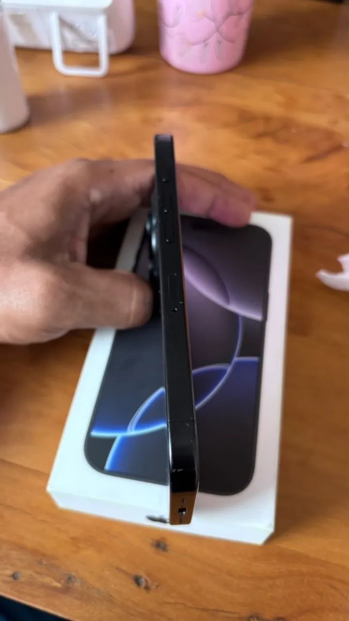 Iphone 16 Pro 156 -88% - Foto 4