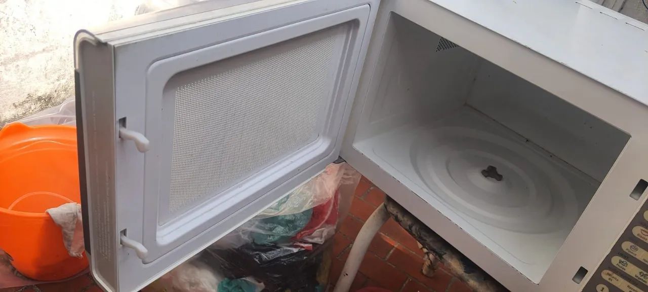 Microondas electrolux usado - Foto 4