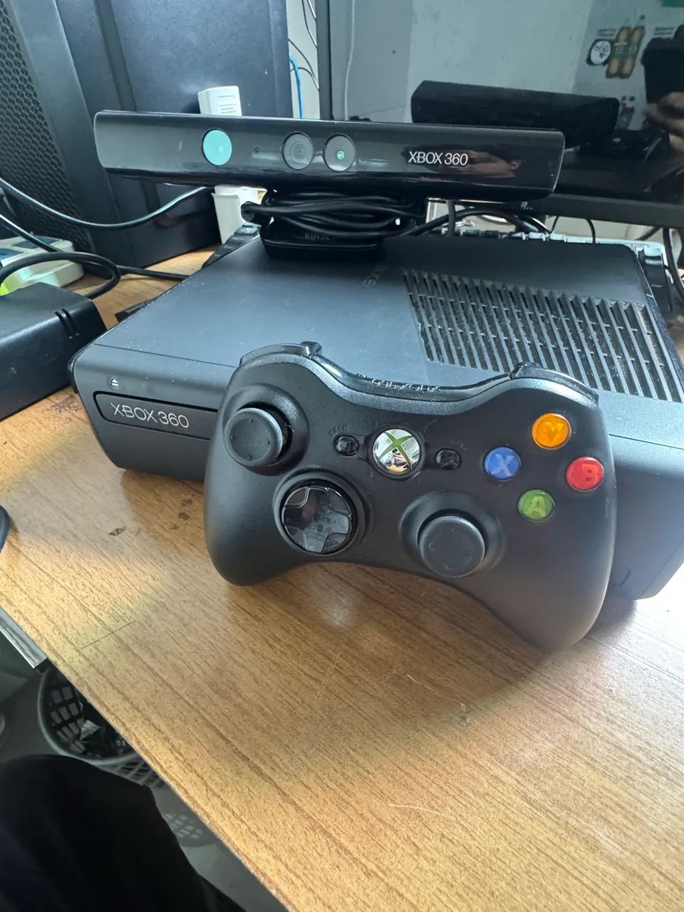 XBOX 360 SLIM FUNCIONANDO PERFEITAMENTE (FAÇO ENVIO) - Foto 2