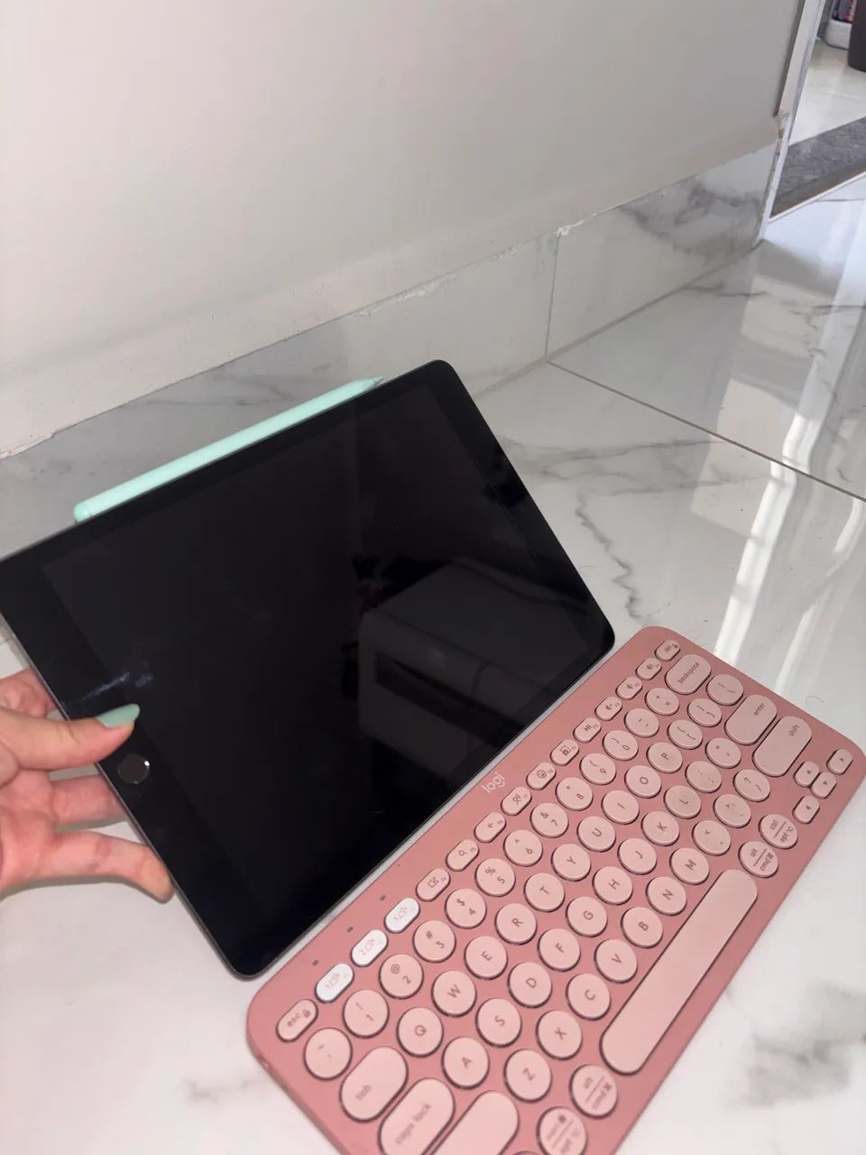 IPad 09 geração com Caneta e Teclado! - Foto 3