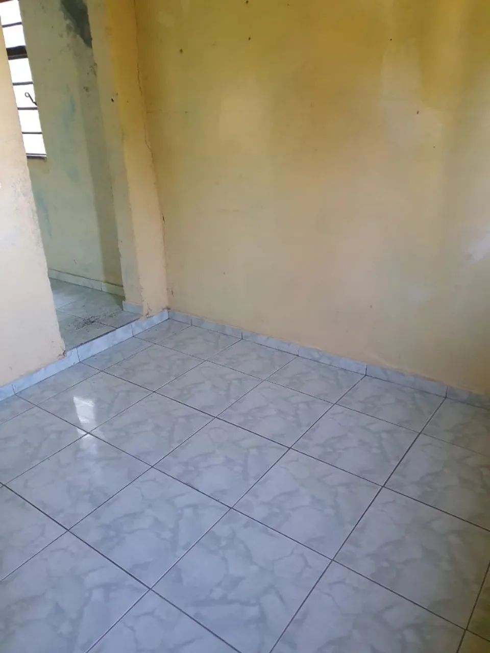 Casa independente com amplo terreno e árvores frutíferas - Foto 5