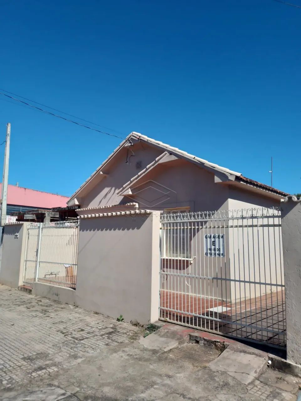 CASA EM AGUDOS COM 03 DORMITÓRIOS