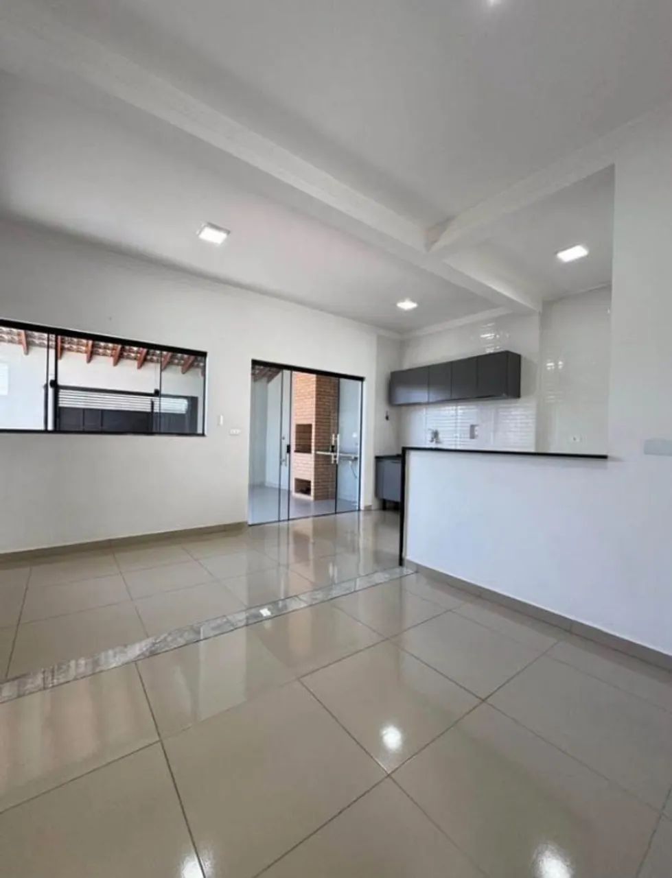 VENDO CASA EM VARGINHA