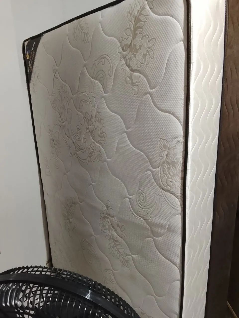 Vendo  cama de casal  comum  