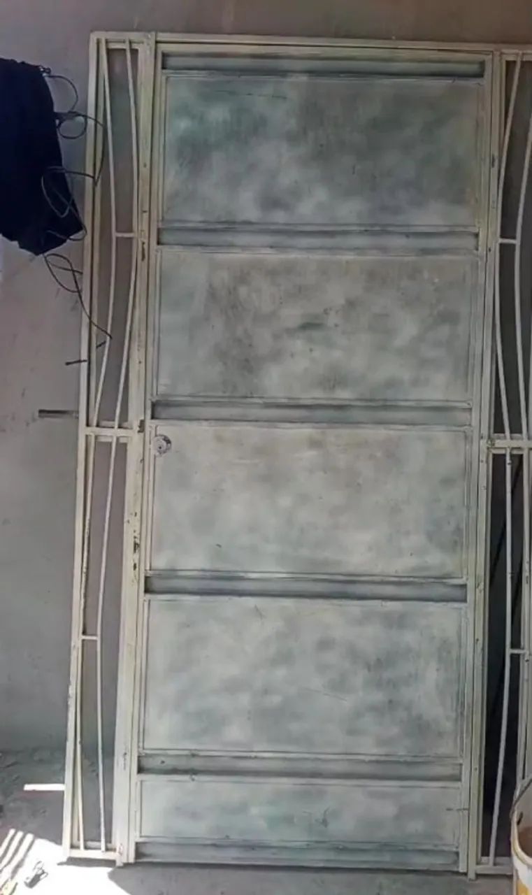 PORTA DE FERRO 1.20 M X 2.10 M
