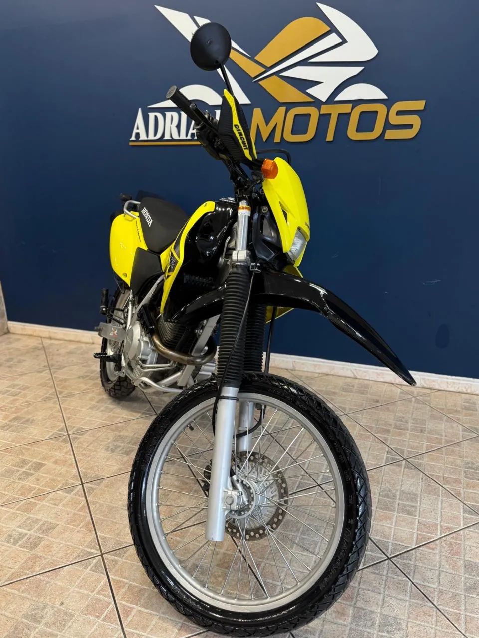 XR TORNADO 250cc 2008 - Foto 4