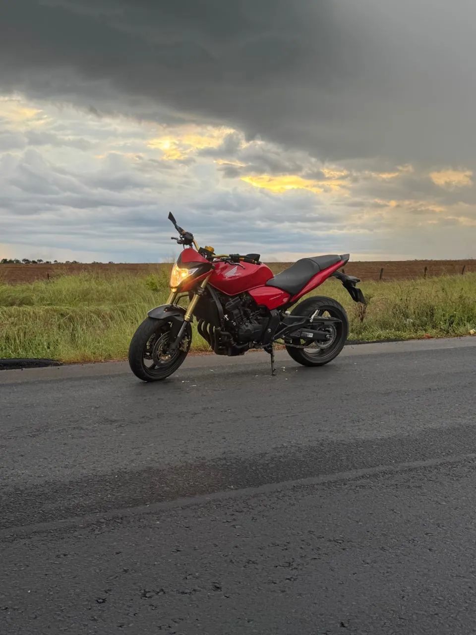 Moto de garagem bem conservada  - Foto 4