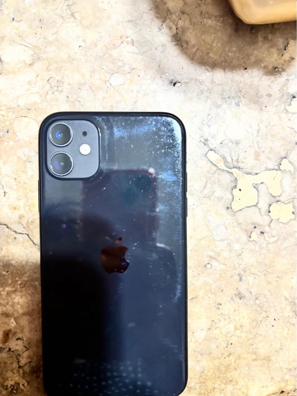 iPhone 11 inteiro
