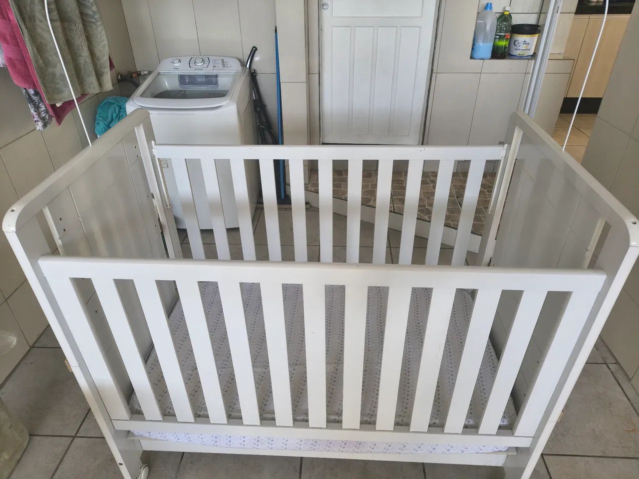 Vendo berço cadeirinha de papa e bebê conforto