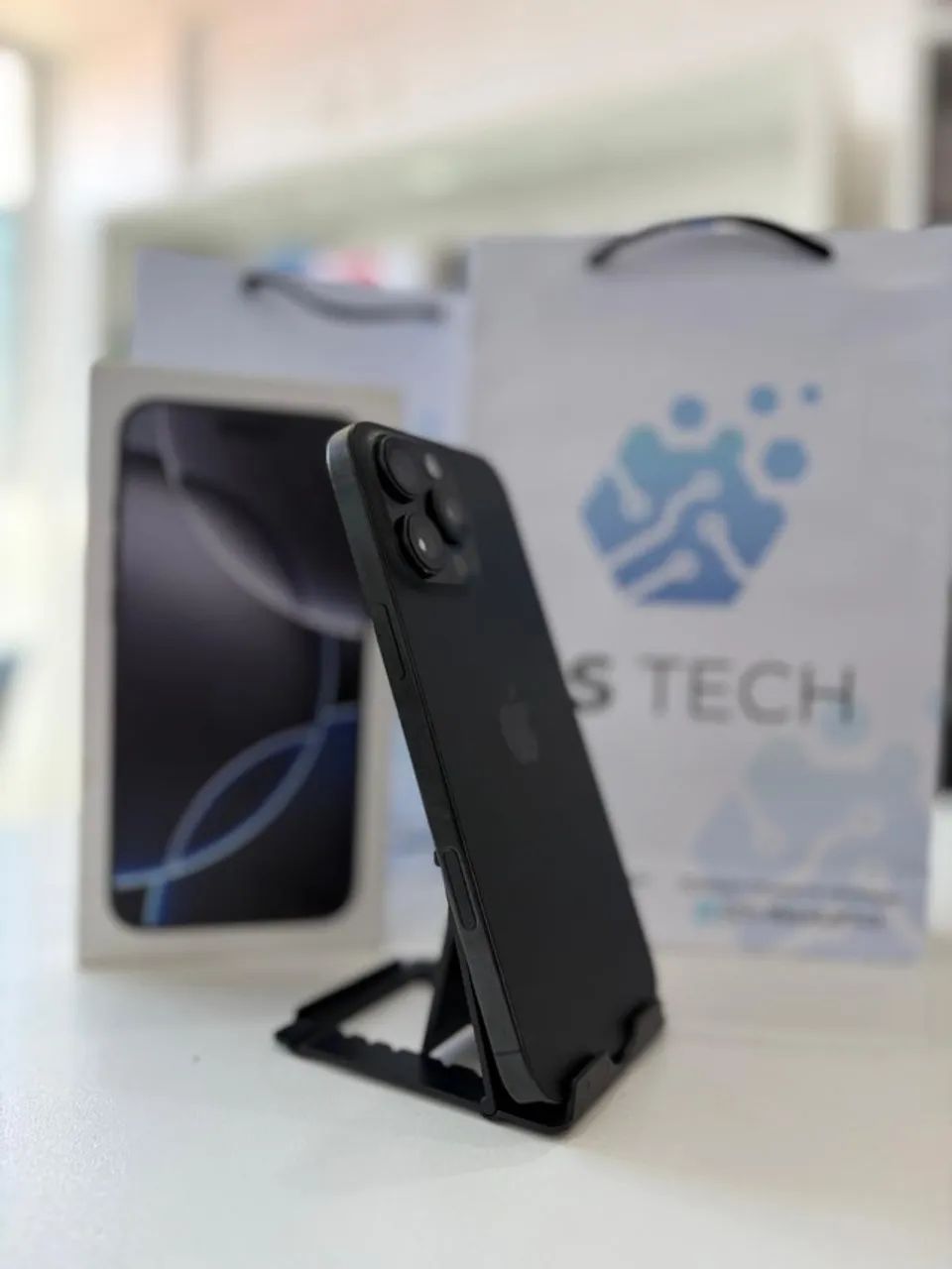 iPhone 16 Pro Max 256GB  - Foto 2