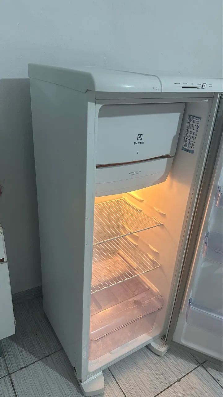 Geladeira Electrolux RE31 