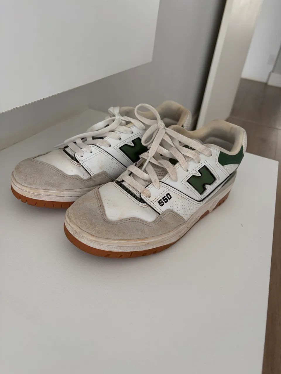 Tênis New Balance 550 verde e branco 