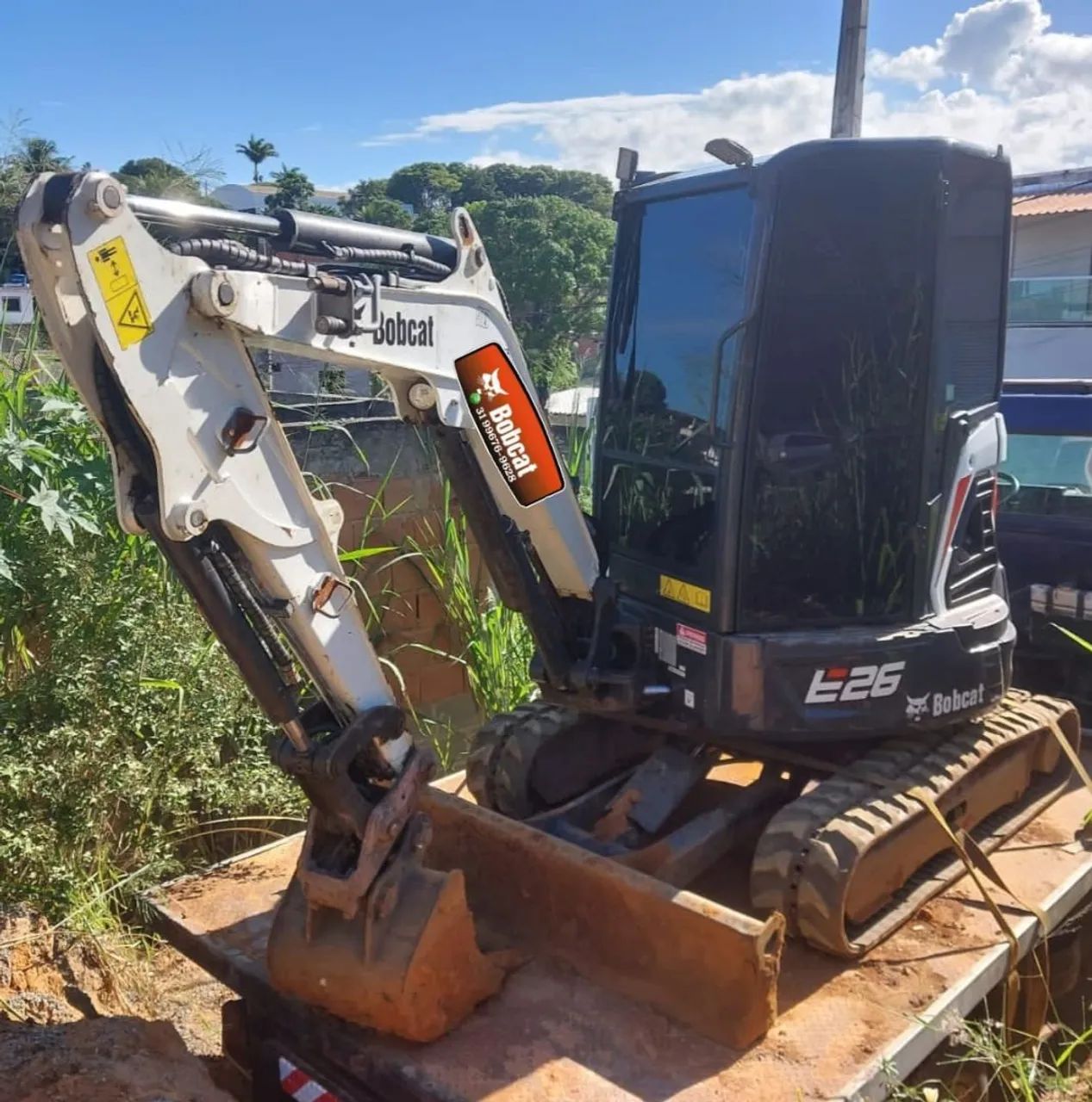 Bobcat E26 cabinada mini escavadeira  - Foto 2