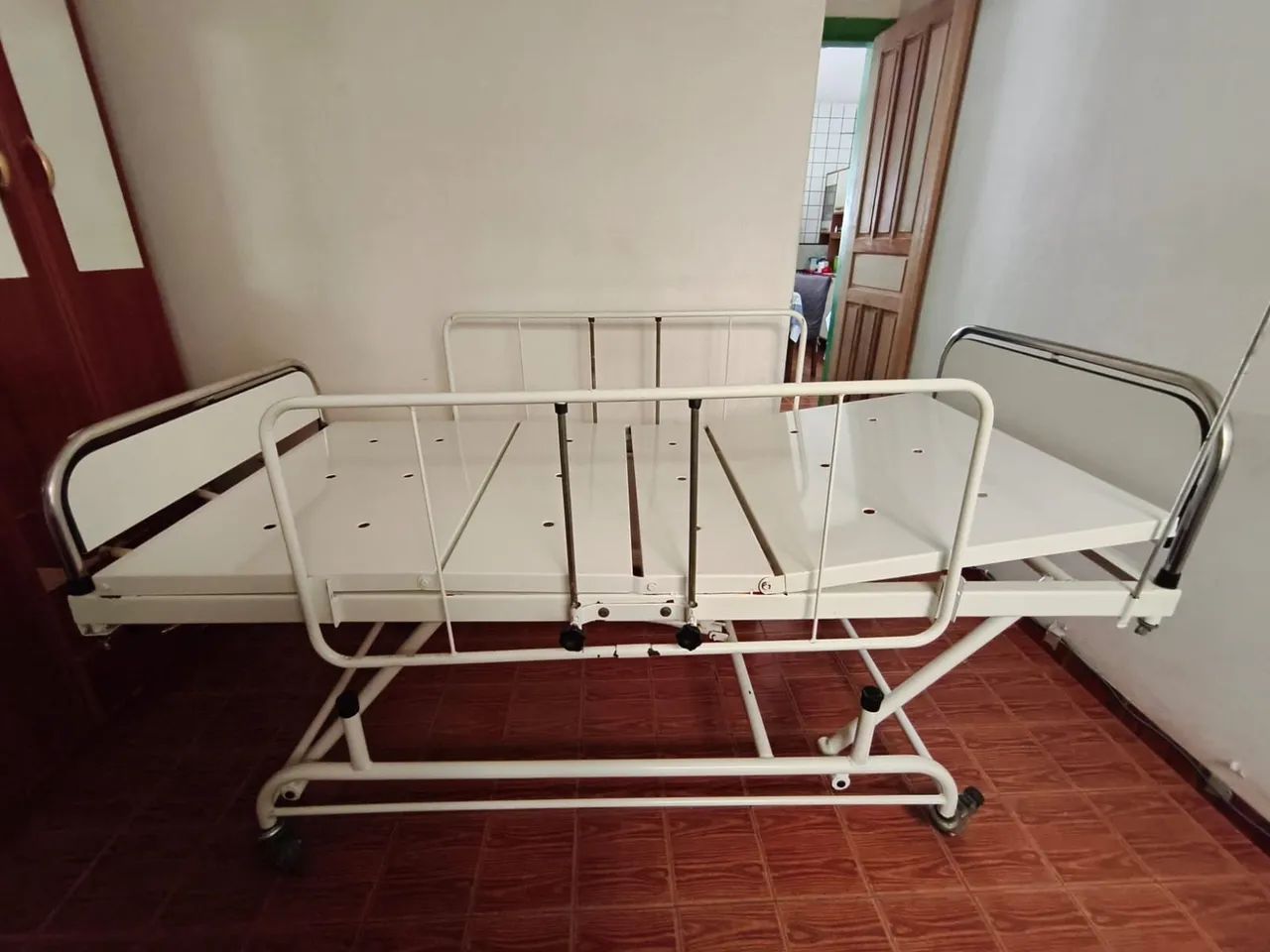 Cama hospitalar 3 manivelas  - Foto 4