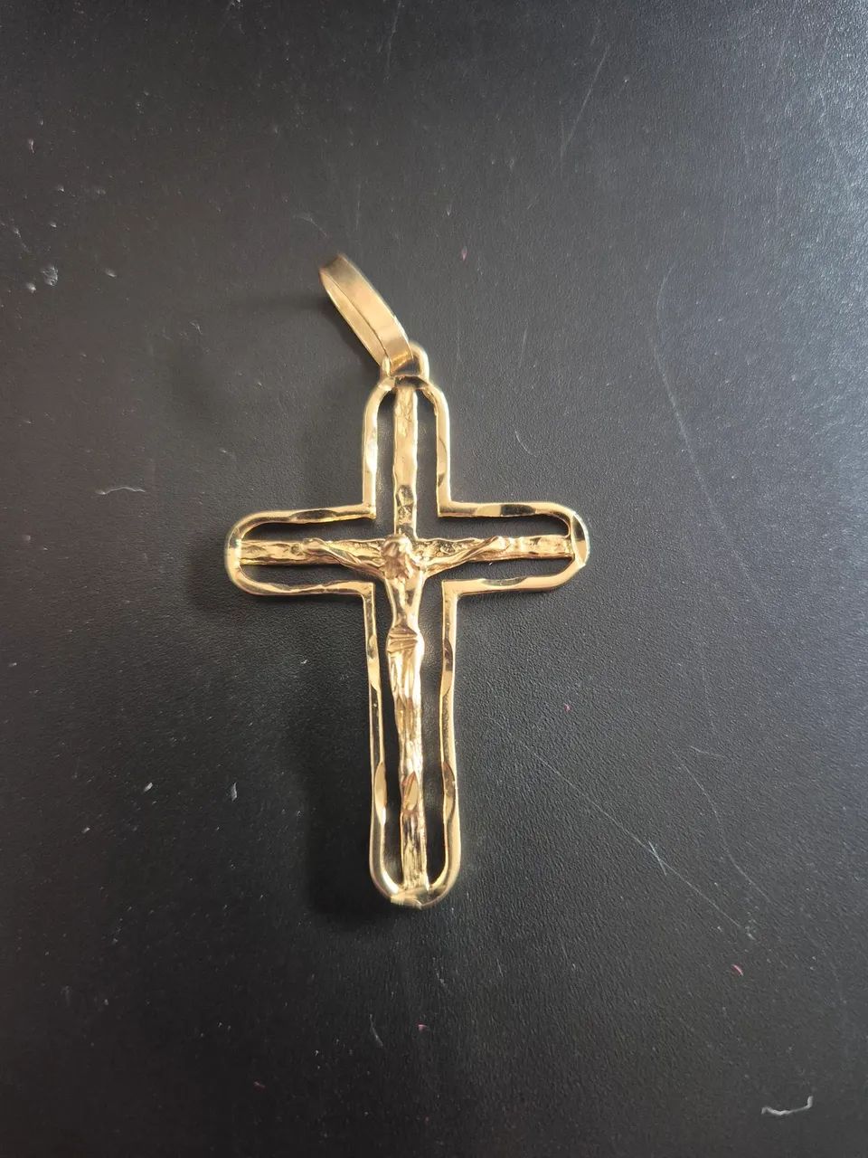 Crucifixo de ouro 18k