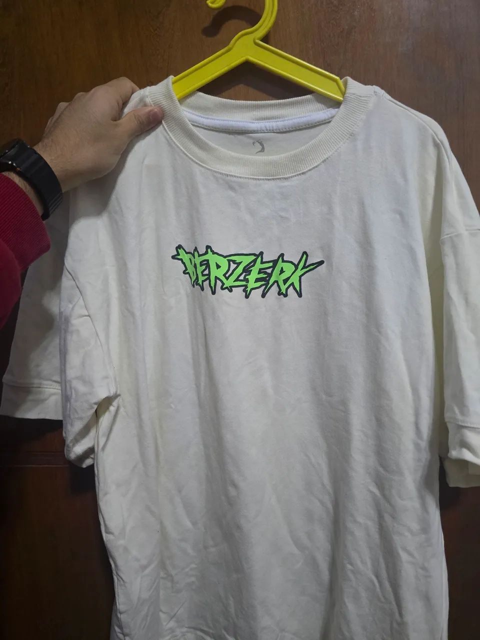 Camiseta oversized berzerk off white p 