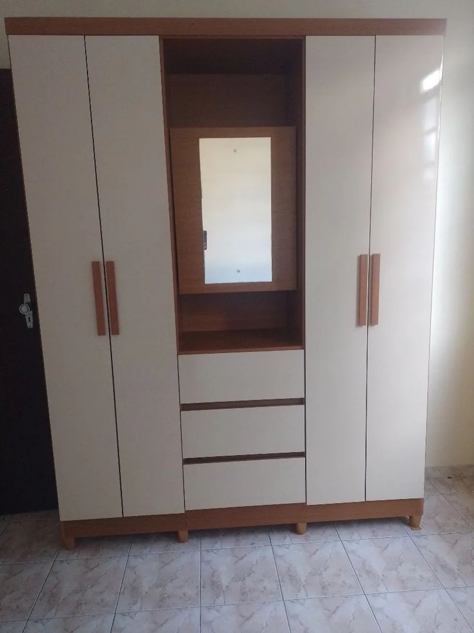 Guarda Roupas 5 portas e 3 gavetas - Foto 2