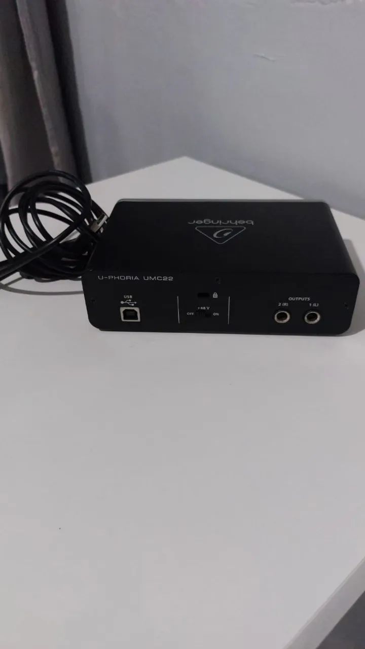 Interface de Áudio Behringer UMC22 - Foto 2
