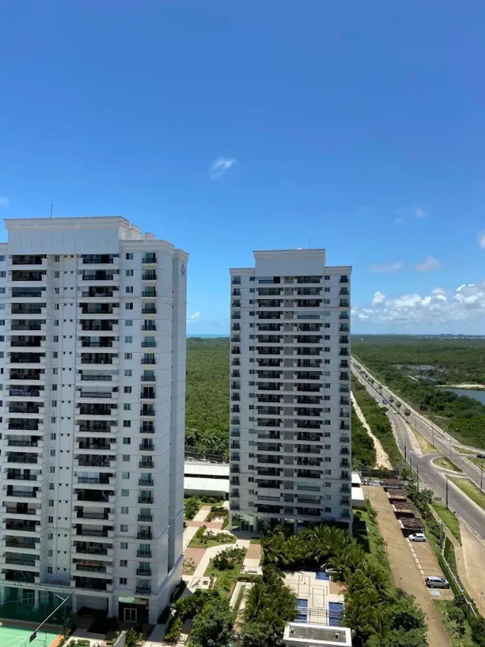  Apto 3/4 sendo 1 suítes no Condomínio Portamaris de 79 m², mobiliado, 2 vagas por 6.000