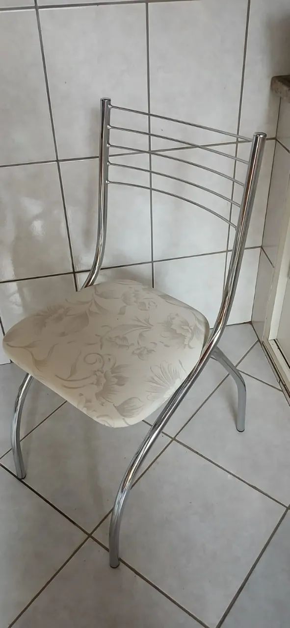 Mesa de vidro e cadeiras - Foto 4