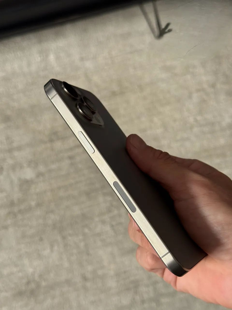 IPHONE 15 PRO MAX 256g 85% bateria - Foto 4