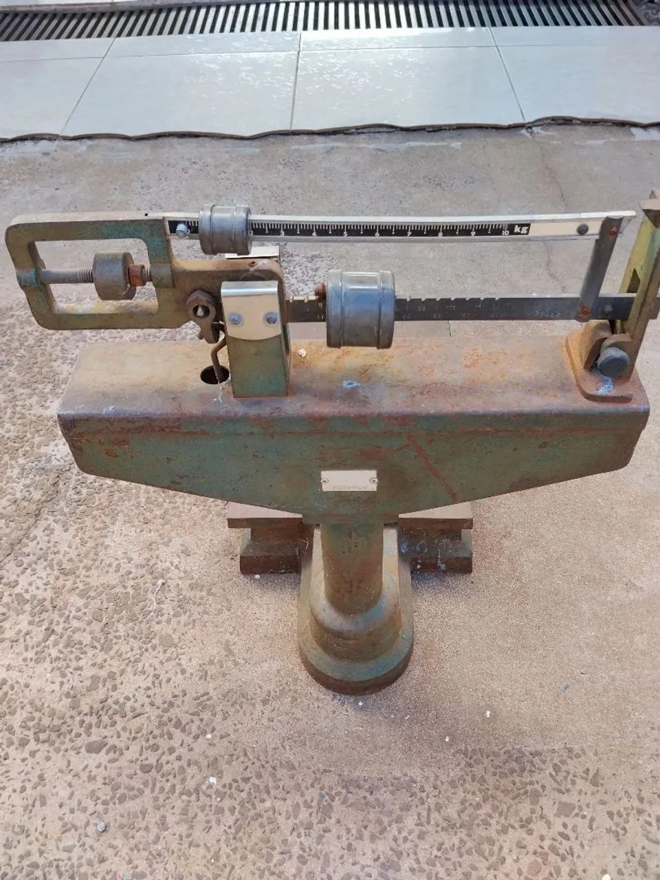 Balança de mesa antiga excelente 