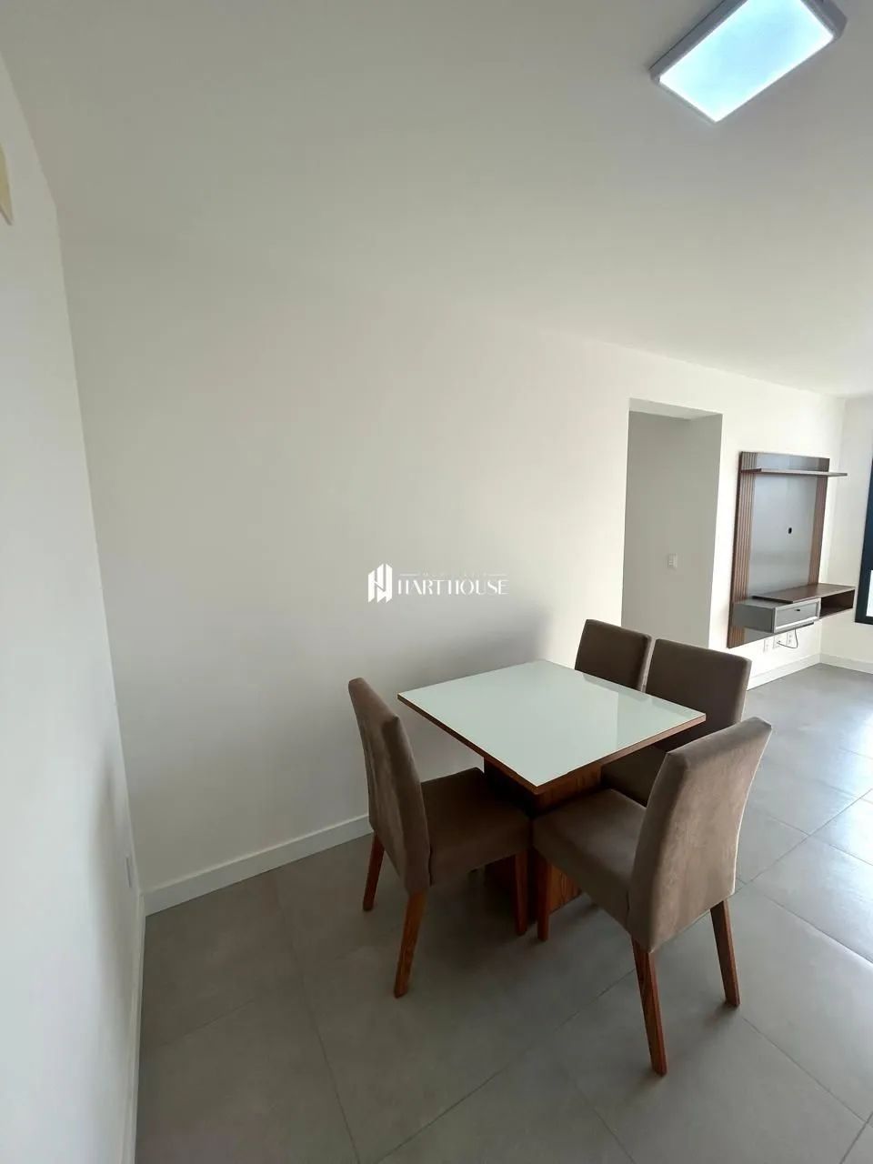 APARTAMENTO PARA LOCAÇÃO ED. URBANIT 2/4 SENDO UMA SUÍTE SEMI MOBILIADO - Foto 4