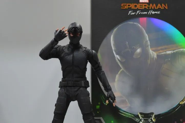 Hot Toys Spider-man Stealth Suit Far From Home (regular)