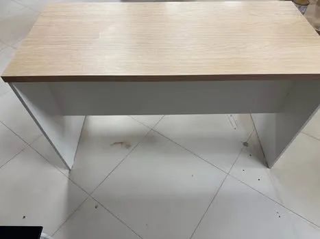 2 Mesas de escritório 