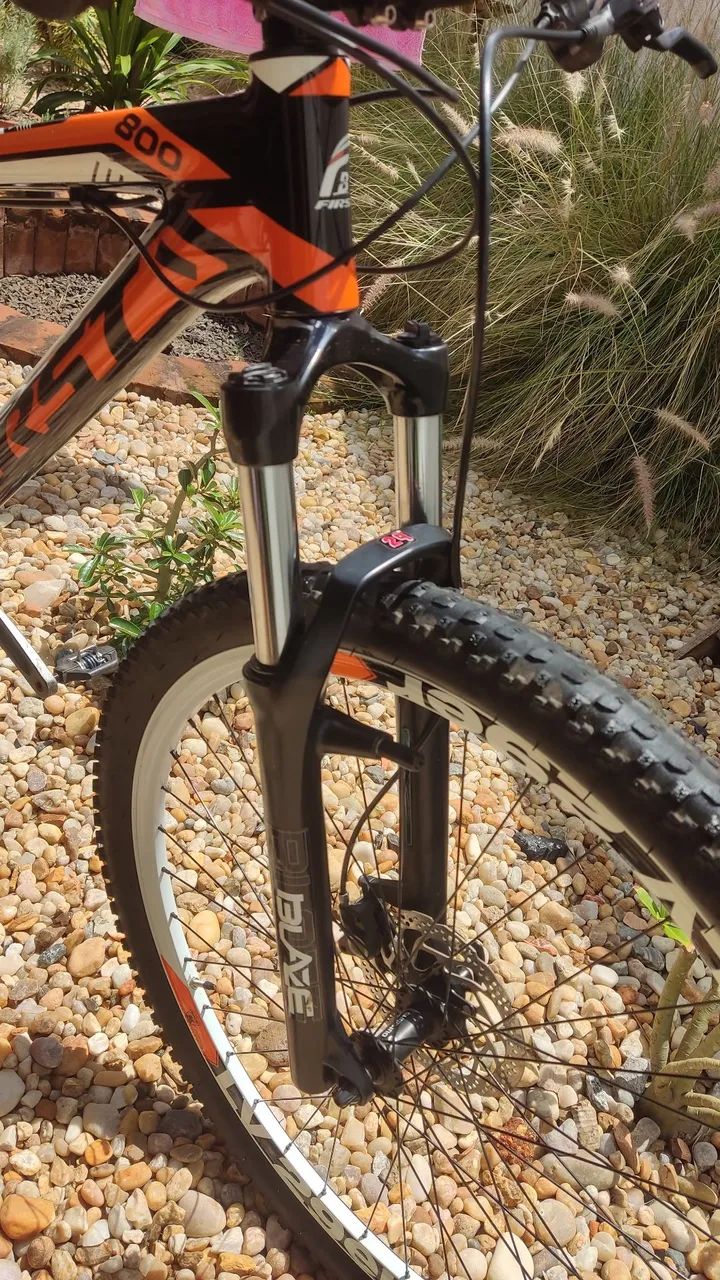 Bicicleta aro 29 - quadro First 18 - kit Alivio 27v - Foto 2