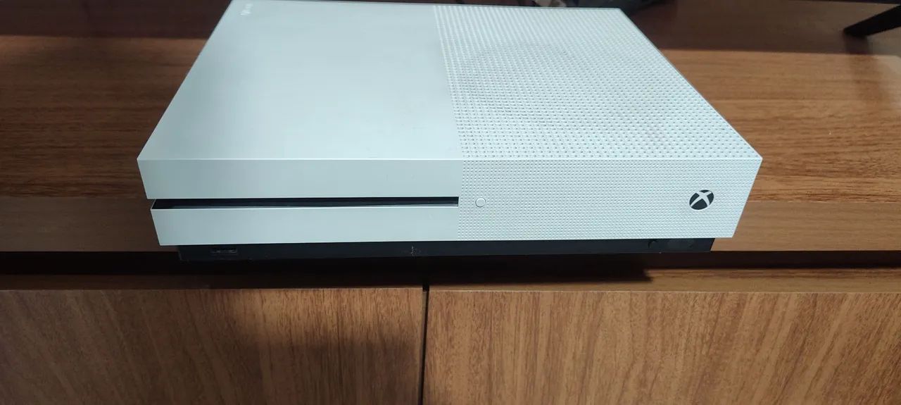 Xbox one 500 gb - dois controles e sem caixa