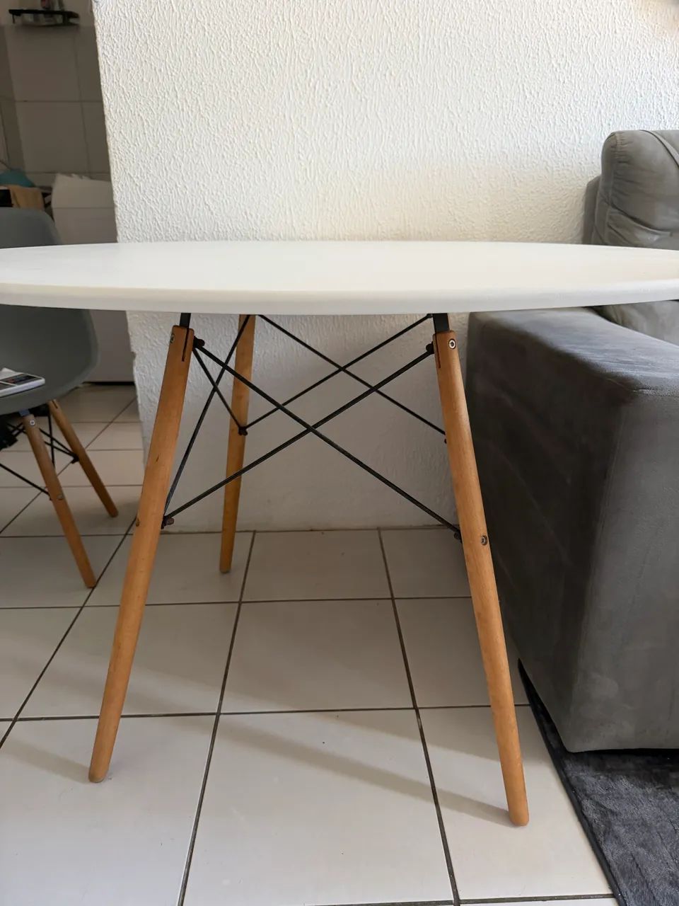 Mesa de jantar + 4 cadeiras 