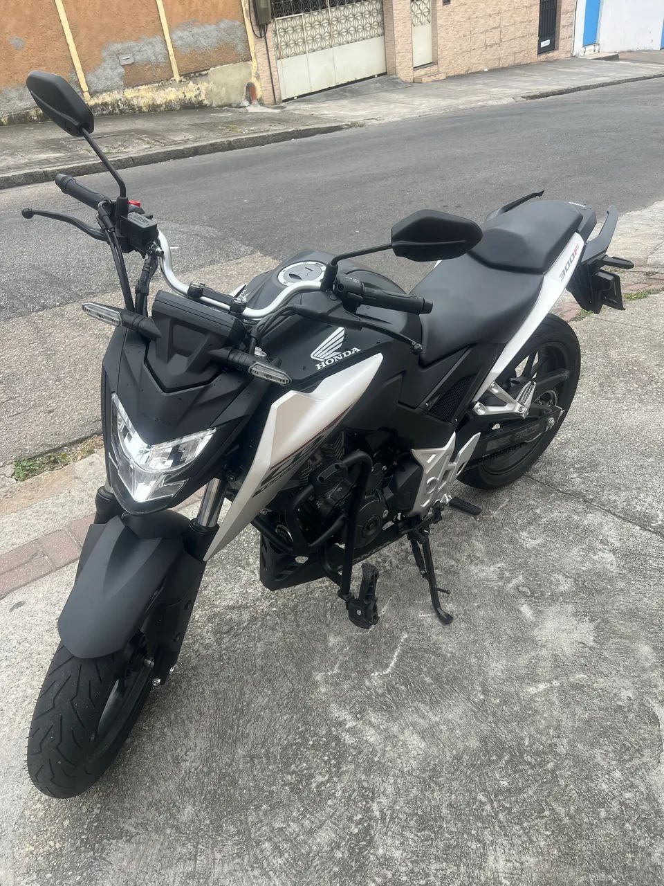 CB300F 2026 praticamente nova - Foto 3