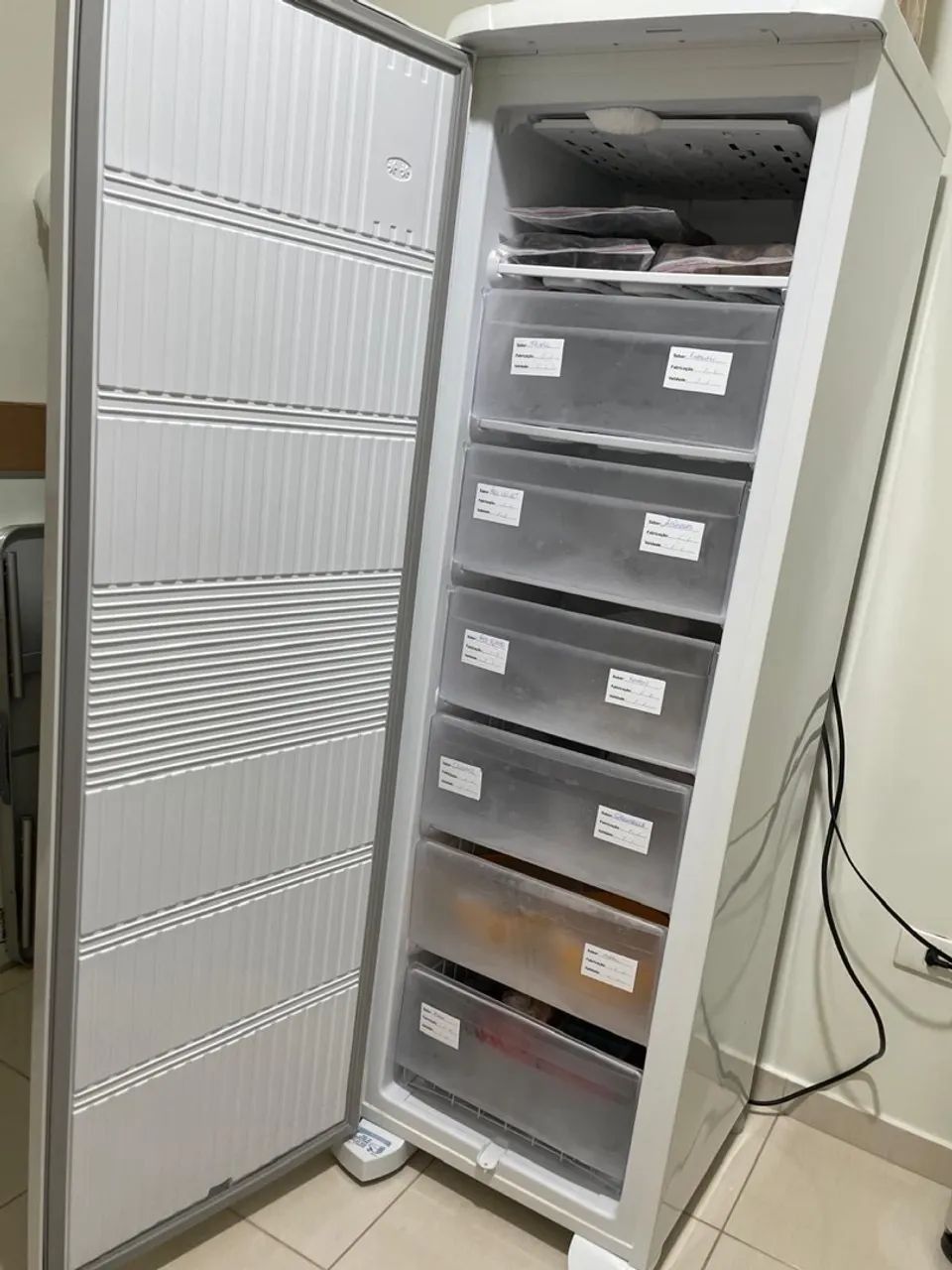 FREEZER ELECTROLUX - 234L - Foto 2