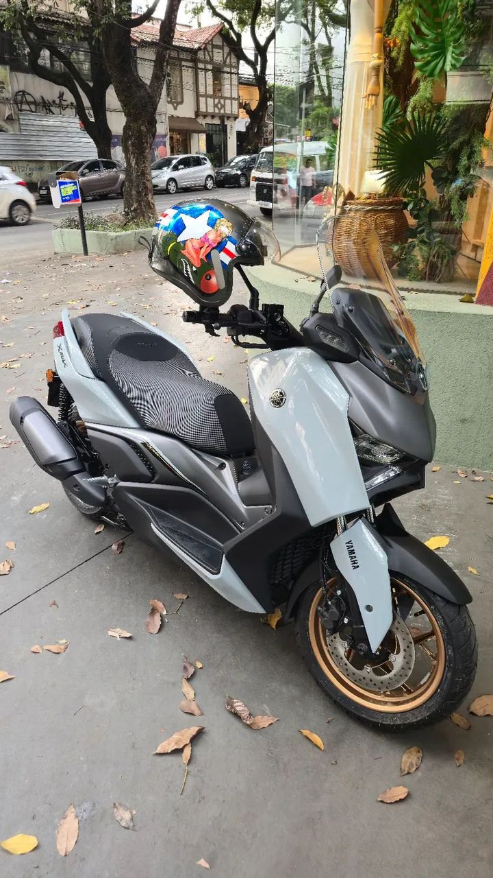 Xmax 300 Connect 