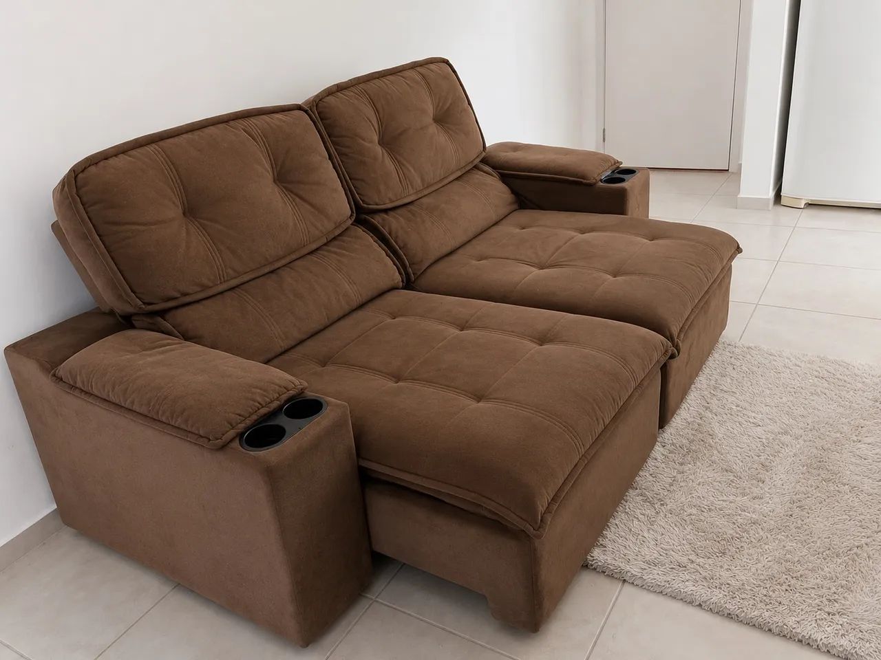 Sofá Retrátil com Porta-Copos - Foto 2