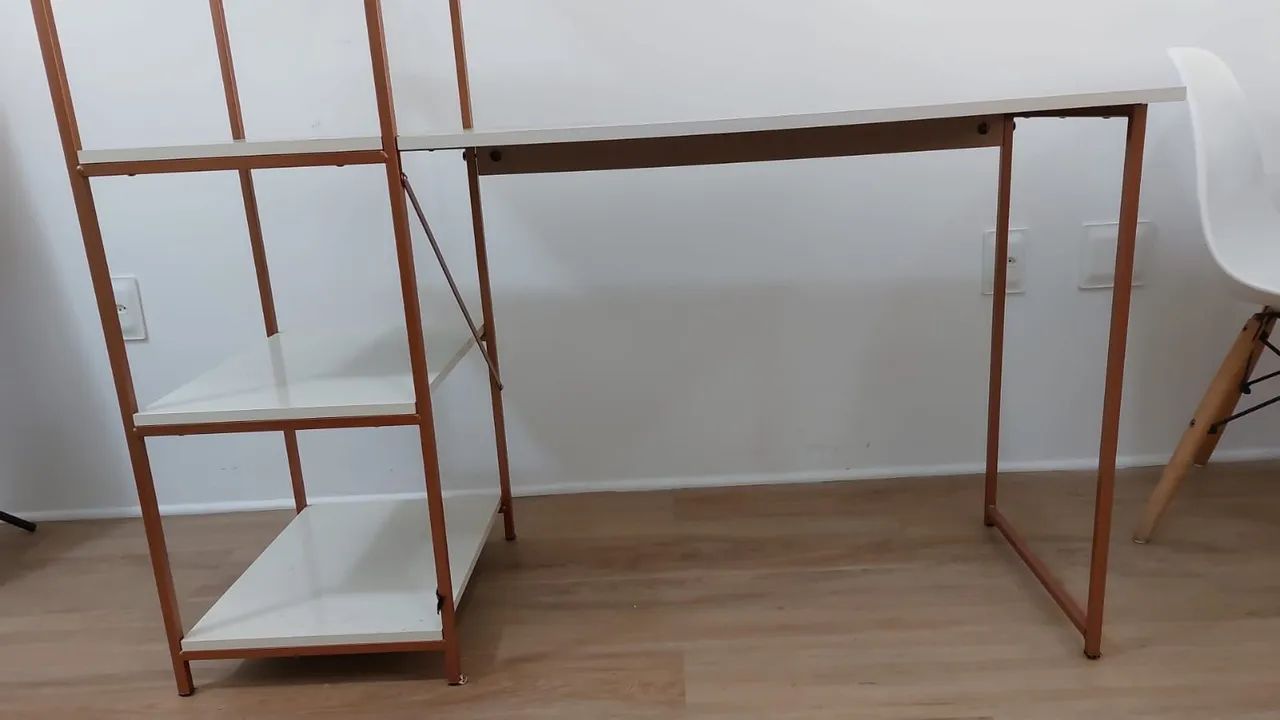 Mesa com estante / entrego em Florianópolis  - Foto 4