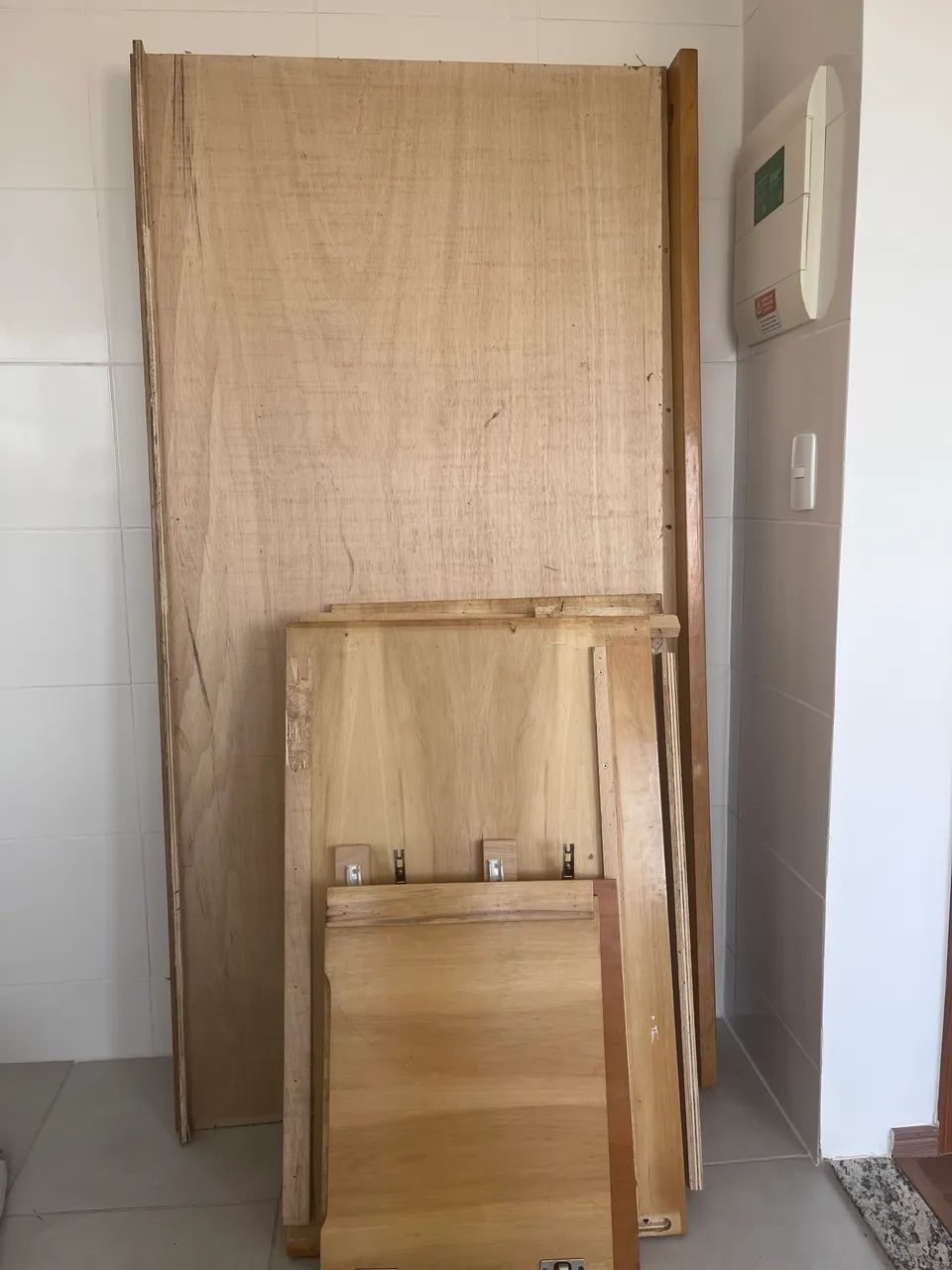 Cama baú de madeira desmontada com baú e gavetas  - Foto 2