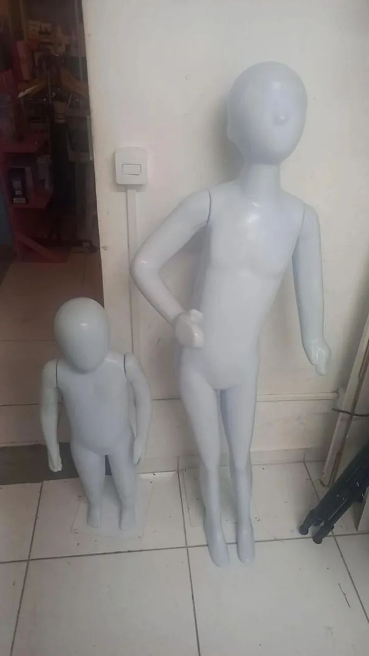 Manequim infantil  são 4 manequim 