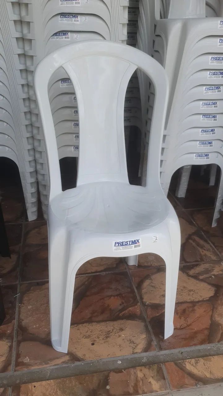 Jogo de mesa com quatro cadeiras  - Foto 2